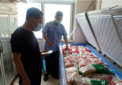 五臺食品安全大檢查 批發市場貼封條，筑牢食用農產品防線